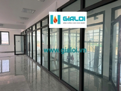 Cửa kính chống cháy dgf 18